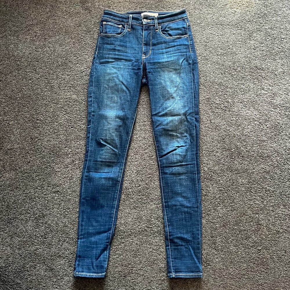 Levi's Mid Wash, High Rise Skinny Jeans - Size 27